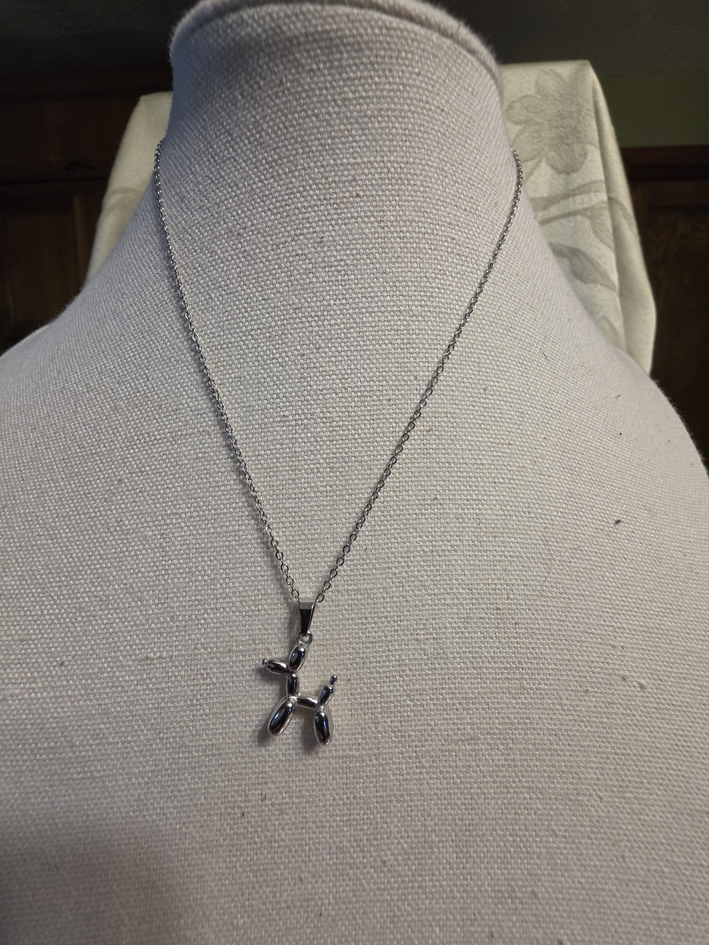 #1453 Silver Balloon Dog Pendant Necklace - Women's Jewelry